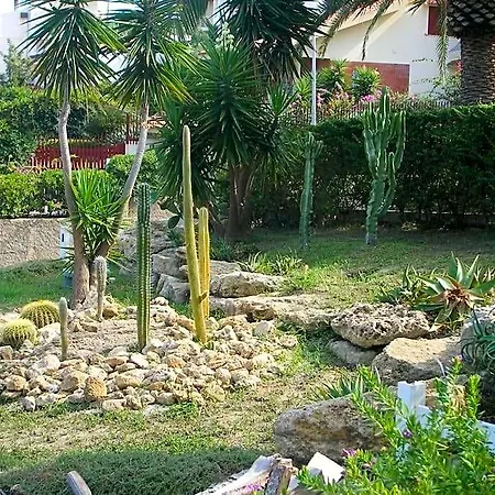 Isabel Bed & Breakfast 3*